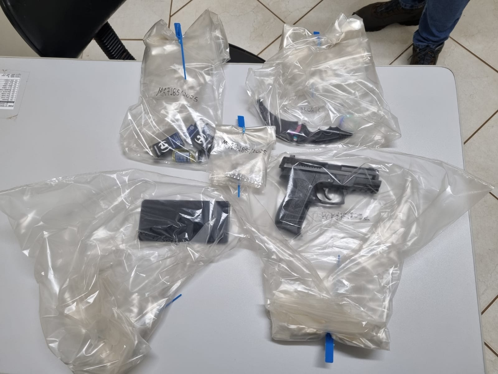 Operação “Têmis”: Polícia Civil cumpre mandados e encontra drogas, anabolizantes e simulacro de arma em Urânia