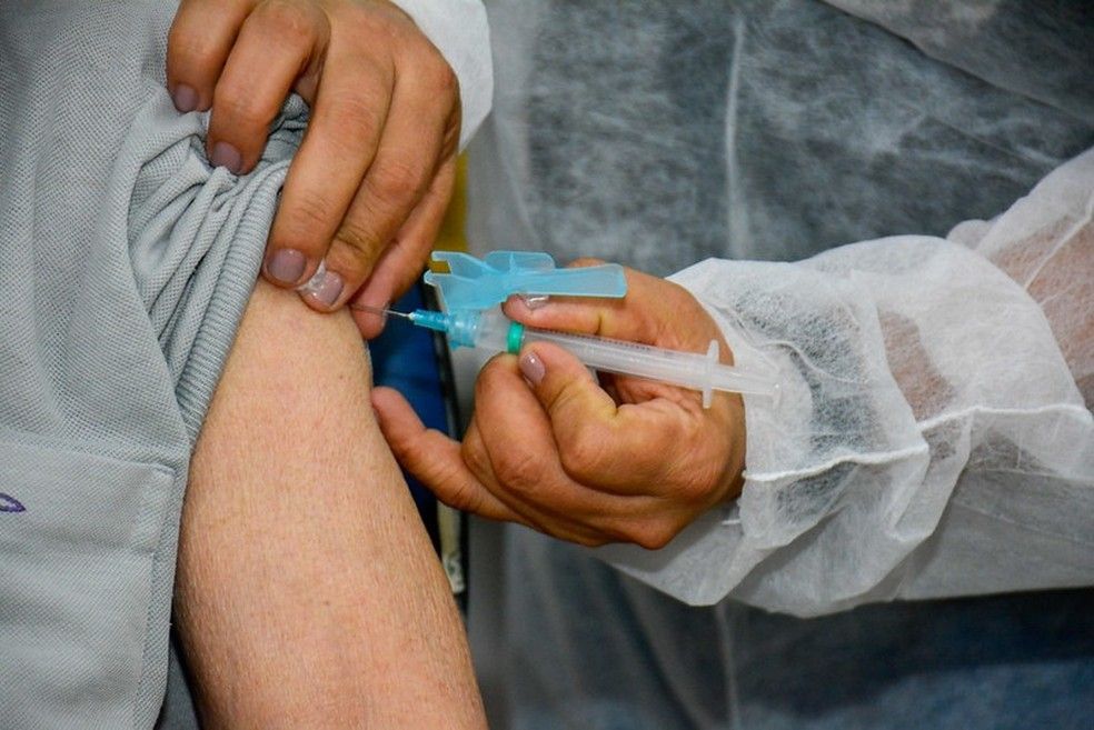 Santa Fé do Sul irá vacinar pessoas de 63 anos a partir desta quarta-feira (28) contra Covid-19 e idosos de 68 anos irão receber segunda dose