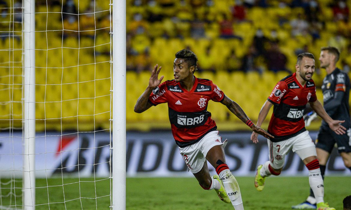 Flamengo derrota o Barcelona de Guayaquil fora de casa e garante vaga na final da Libertadores