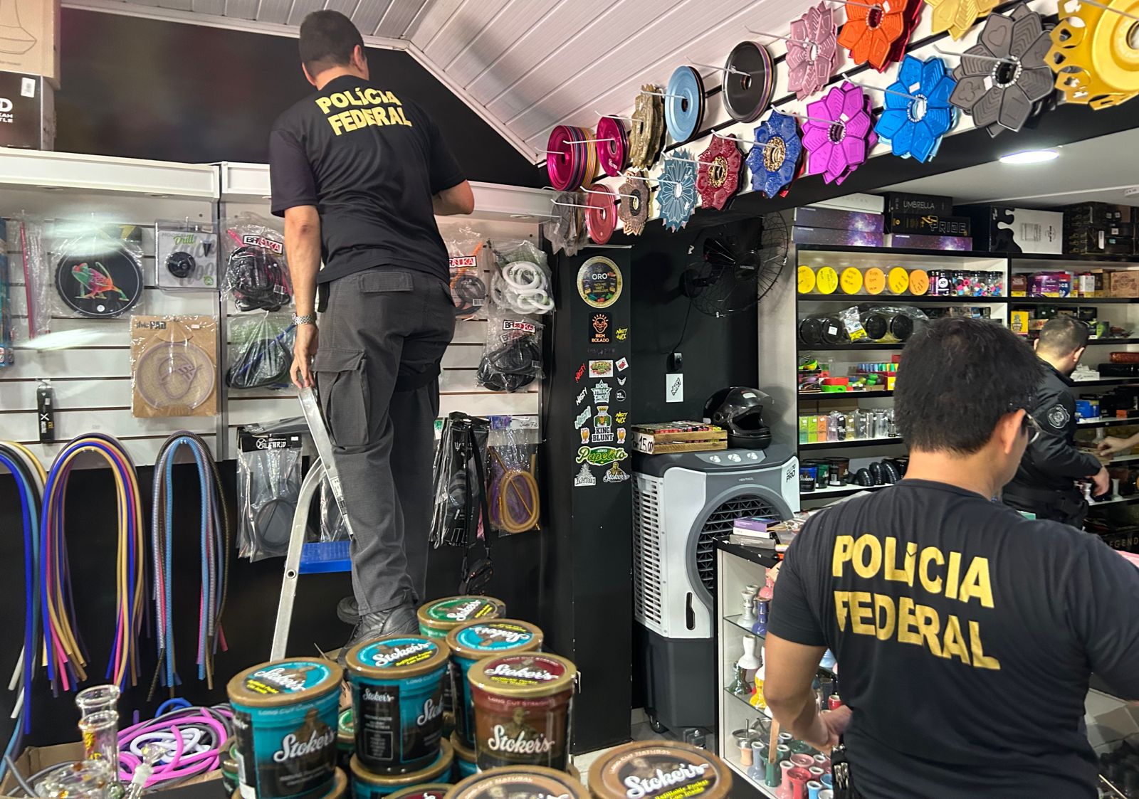 Polícia Federal realiza operação contra comércio de cigarros eletrônicos na região de Jales