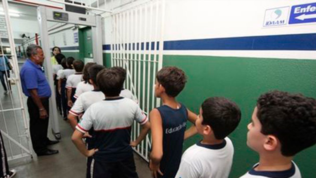 Vereador sugere instalação de detectores de metais em escolas municipais de Santa Fé do Sul