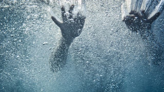 Idoso morre afogado em piscina de casa em Santa Fé do Sul