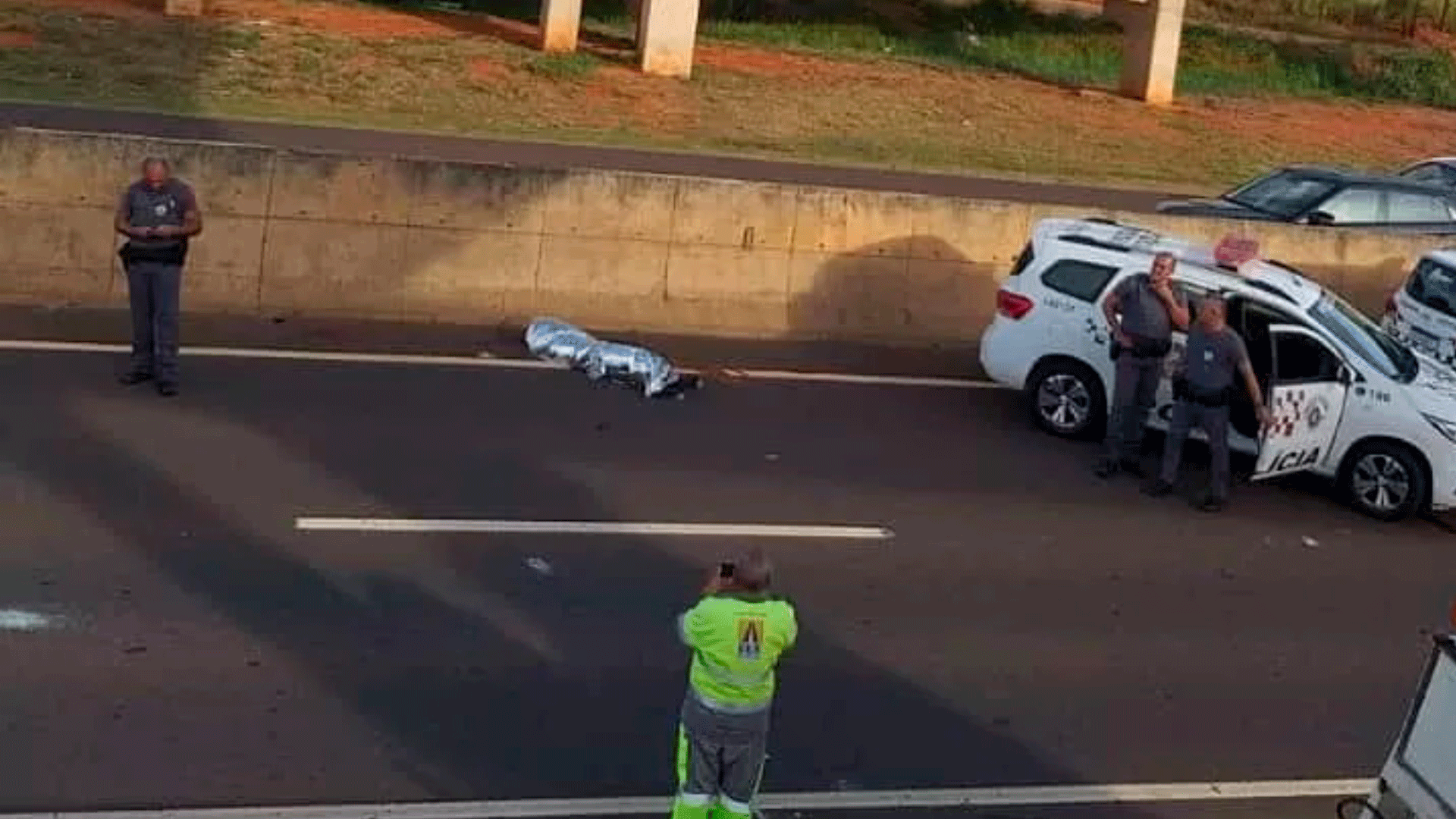Homem morre atropelado ao atravessar rodovia em Araçatuba