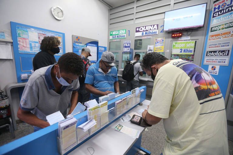 Apostadores de todo o Brasil concorrem a R$ 61 milhões no sorteio da Mega-Sena