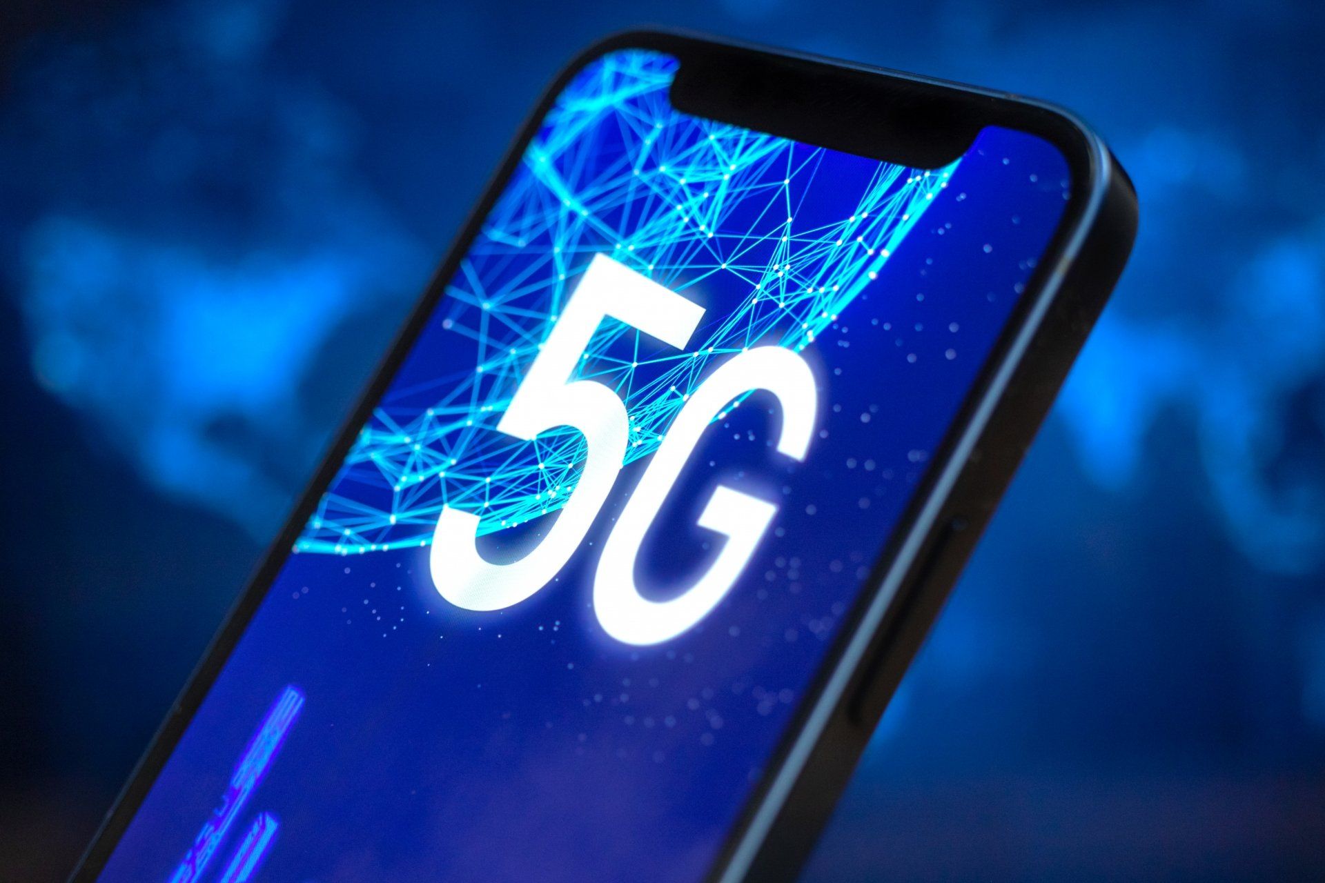 Oi, Vivo e TIM são multadas por oferecer 5G inferior ao anunciado