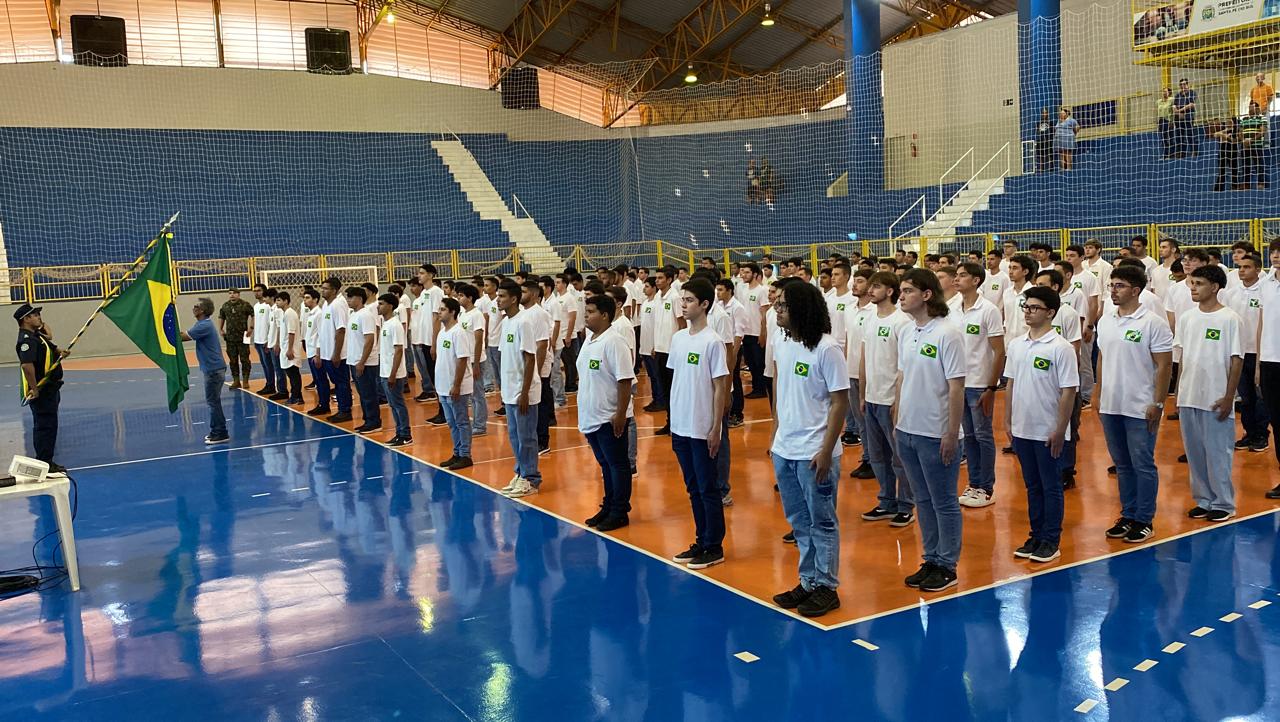 Cerca de 200 Jovens da região recebem certificado de dispensa do serviço militar