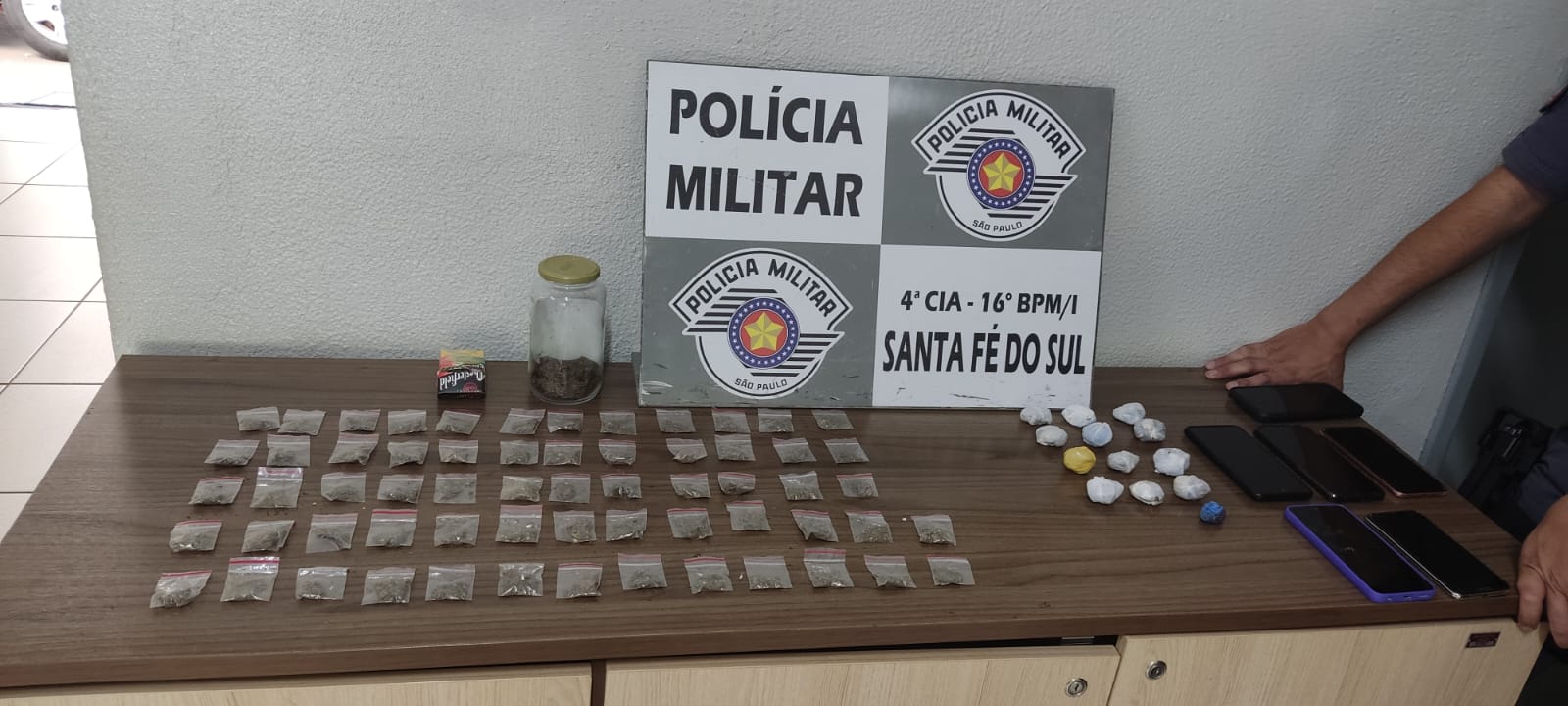 Dupla é presa em flagrante por tráfico de drogas durante operação em Santa Fé do Sul