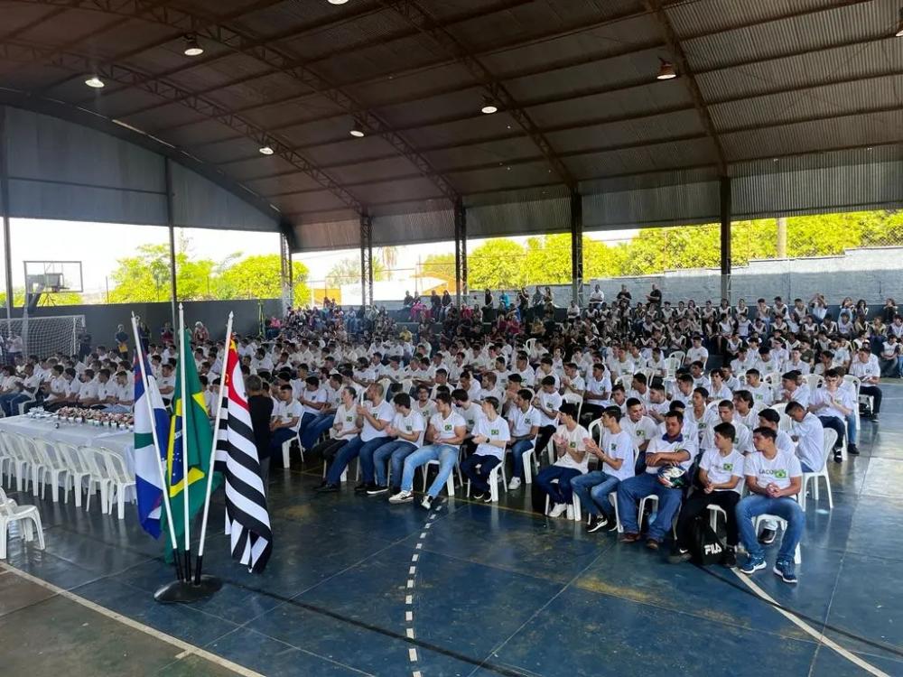 Cerca de 200 jovens devem fazer juramento a bandeira no Ginásio Municipal em Santa Fé do Sul