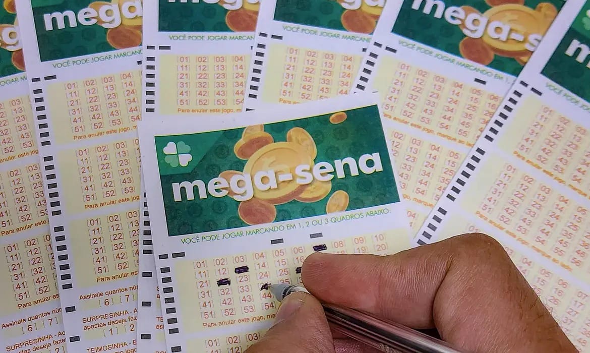 Mega-Sena acumula e sorteio desta terça-feira pode pagar R$ 7 milhões