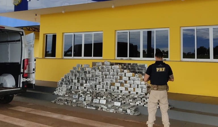 Cocaína avaliada e U$ 8 mi com destino ao estado de São Paulo é interceptada pela PRF em MS; maior do país