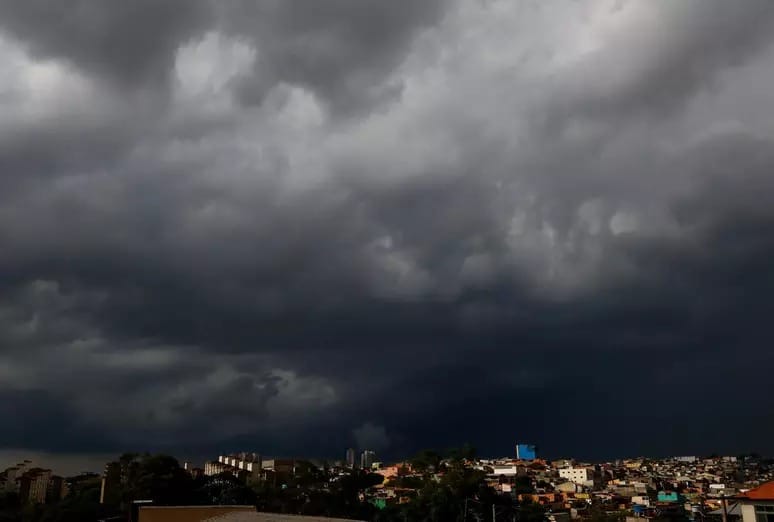 Primeira frente fria de 2025 traz risco de temporais em Santa Fé do Sul e região