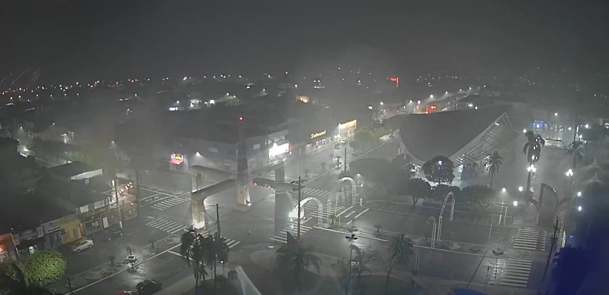 Chuva intensa em Santa Fé do Sul dura quase a madrugada toda