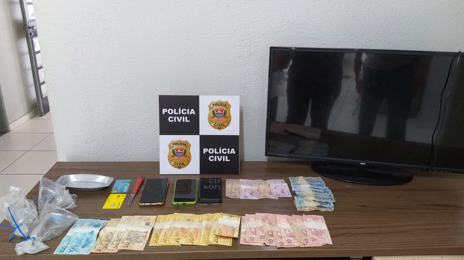 Polícia Civil cumpre mandado de busca e apreensão e prende homem por tráfico de drogas em Santa Fé do Sul