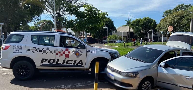 Adolescente é detido após fuga e colisão com viatura em Ilha Solteira