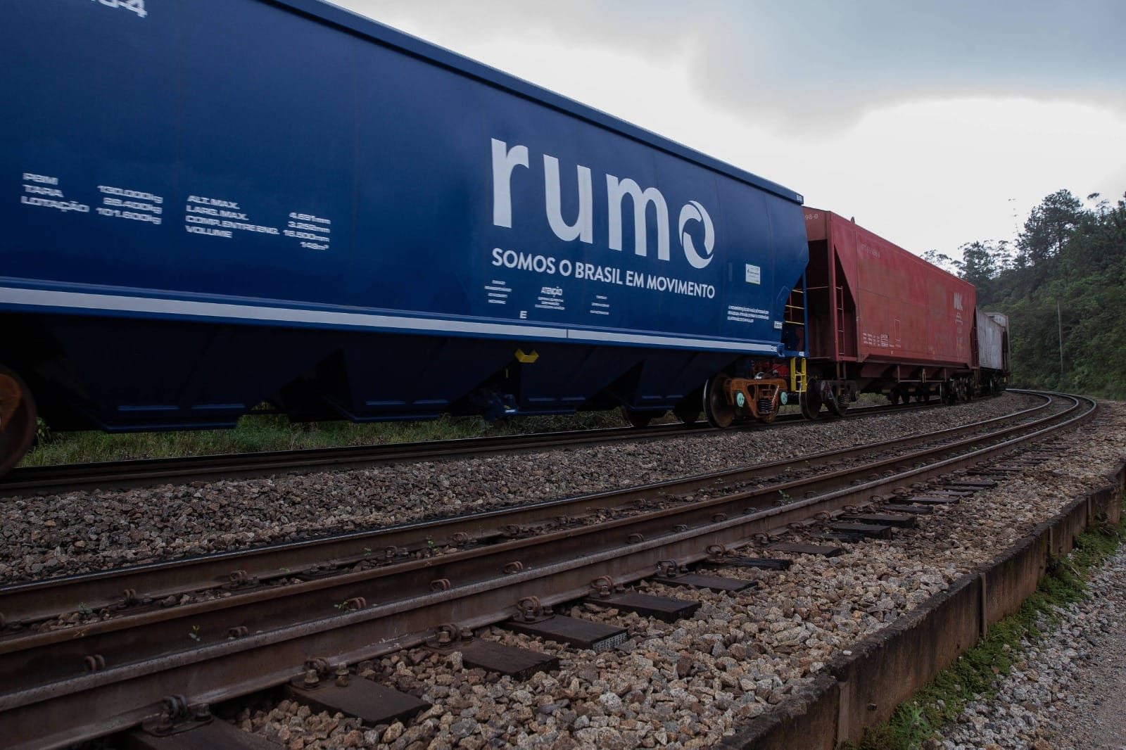 Homem é flagrado tentando furtar combustível de trem em Jales