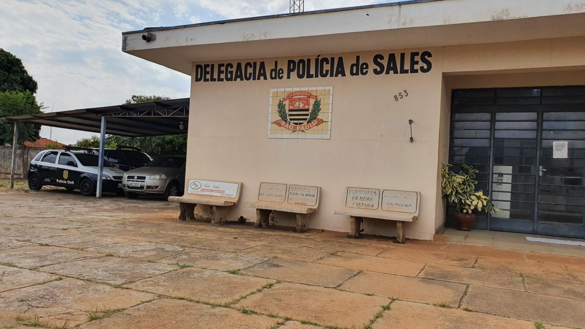 Mulher morre após carro atingir poste em vicinal entre Sales e prainha de Torres