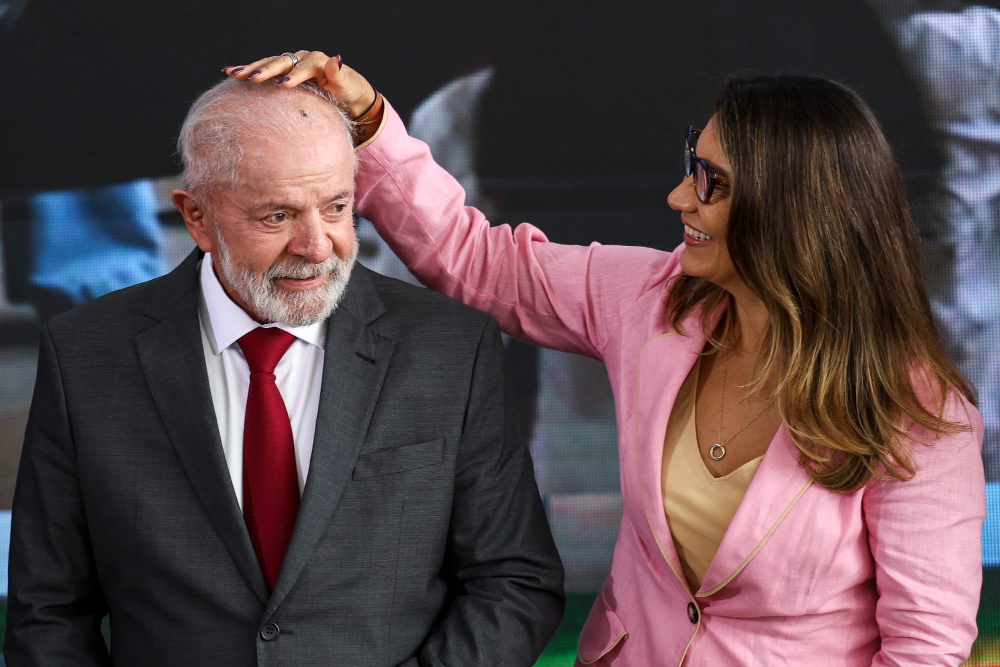 Janja chega a Nova York como enviada da COP30; Lula só desembarca no domingo