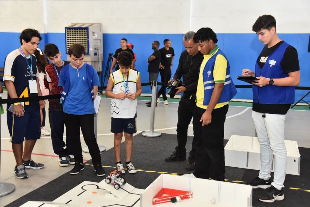 Alunos de Santa Fé do Sul garantem medalhas na Olimpíada Brasileira de Robótica