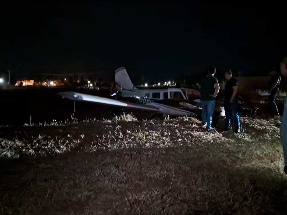 Avião faz pouso forçado em pastagem próximo ao aeroporto de Votuporanga