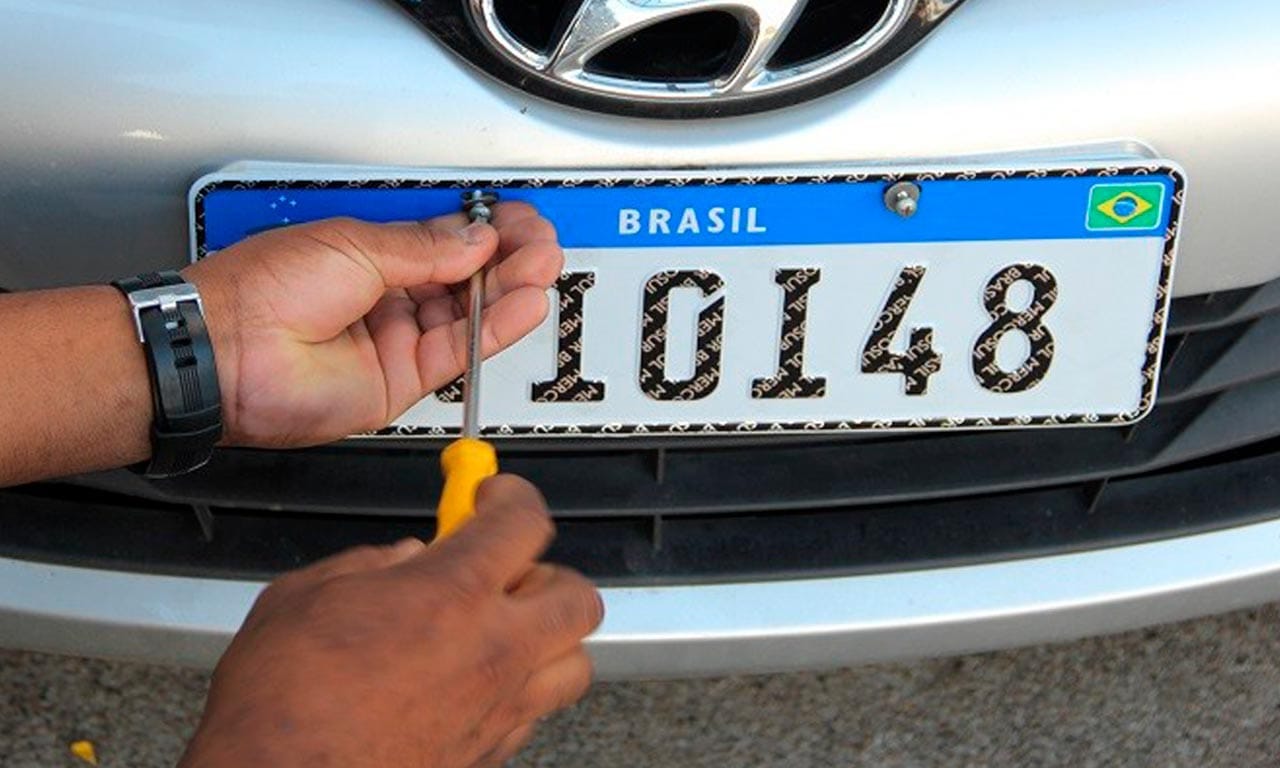 Emplacamentos sobem no ano, mas agosto registra recuo; elétricos se destacam