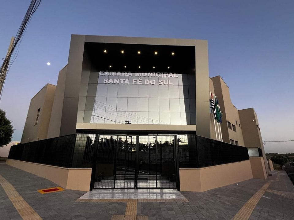 Câmara de Santa Fé do Sul abre concurso público com 7 vagas e salários de até R$ 5,2 mil