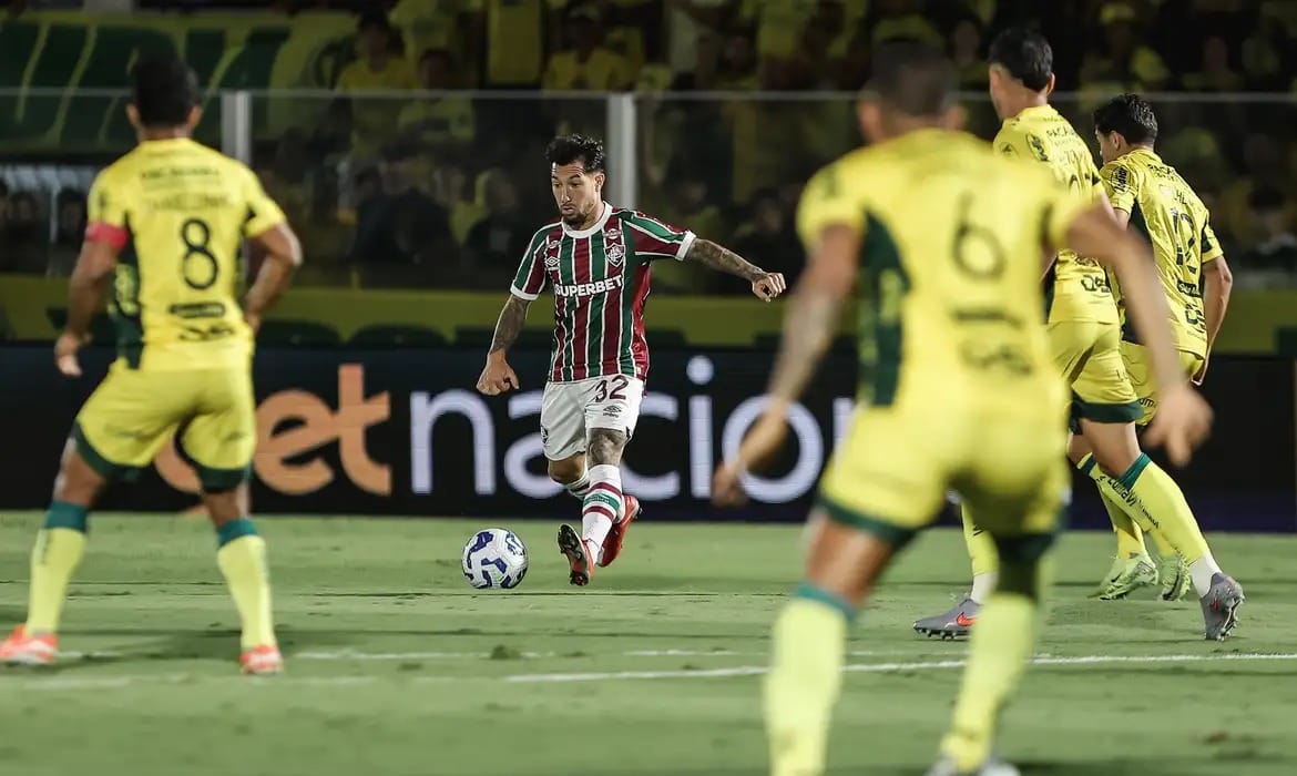 Mirassol supera Fluminense com gol no fim do jogo; Atlético-MG vence Sport em jogo adiado