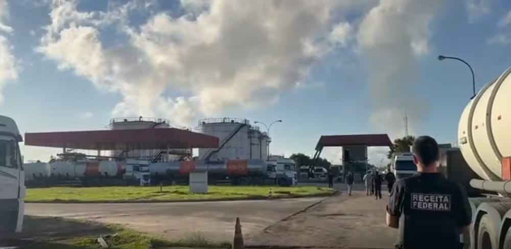 Megaoperação Poço de Lobato cumpre mandado em distribuidora de combustíveis em Catanduva