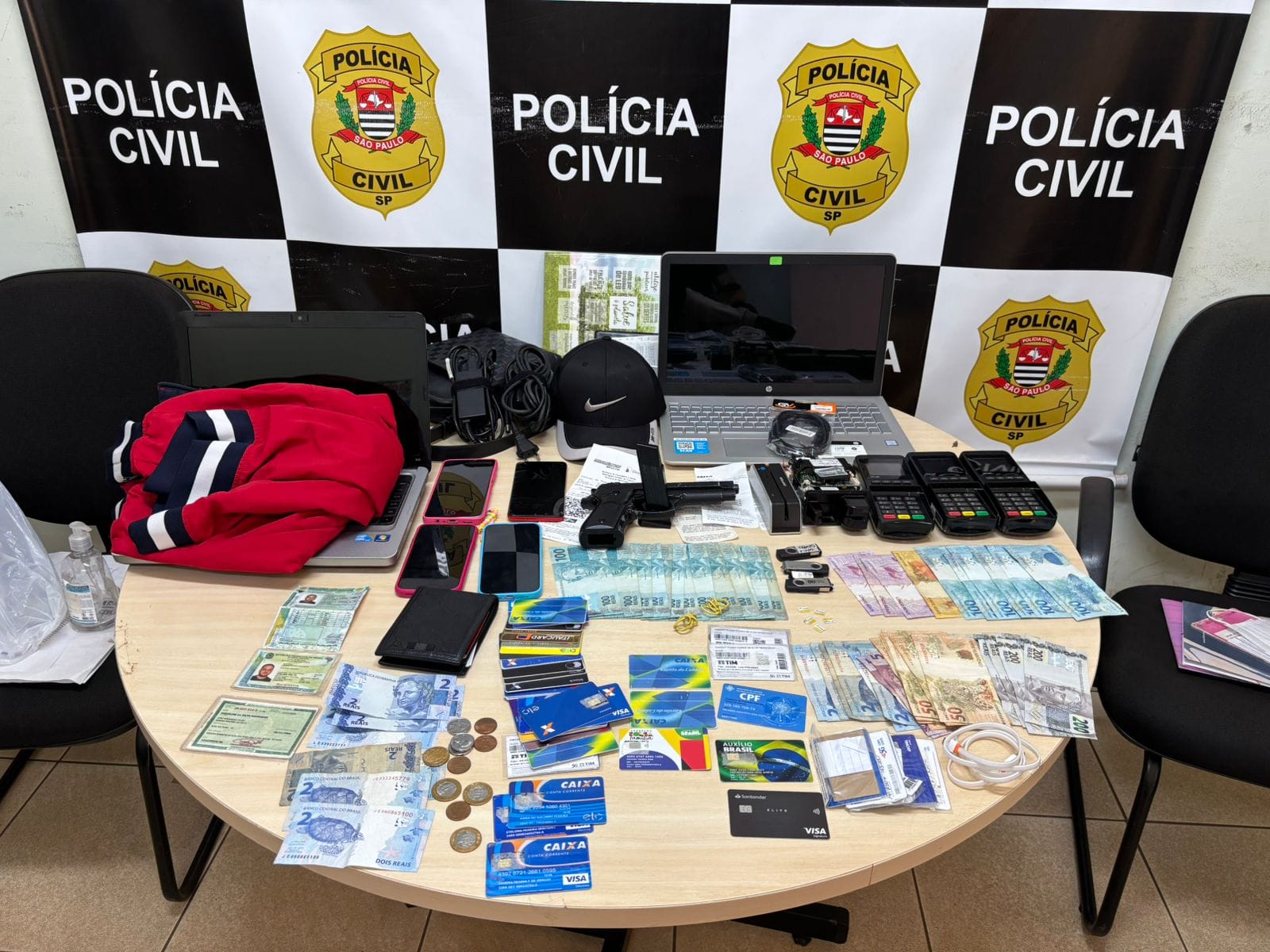 Casal é preso em Ilha Solteira suspeito de comprar cartões de auxílios e sacar dinheiro de idosos