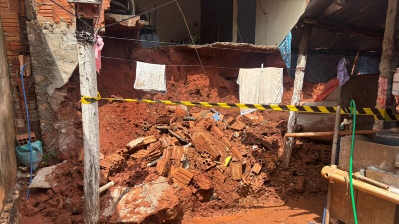 Chuva forte causa deslizamento, interdições e queda de árvores em Jales