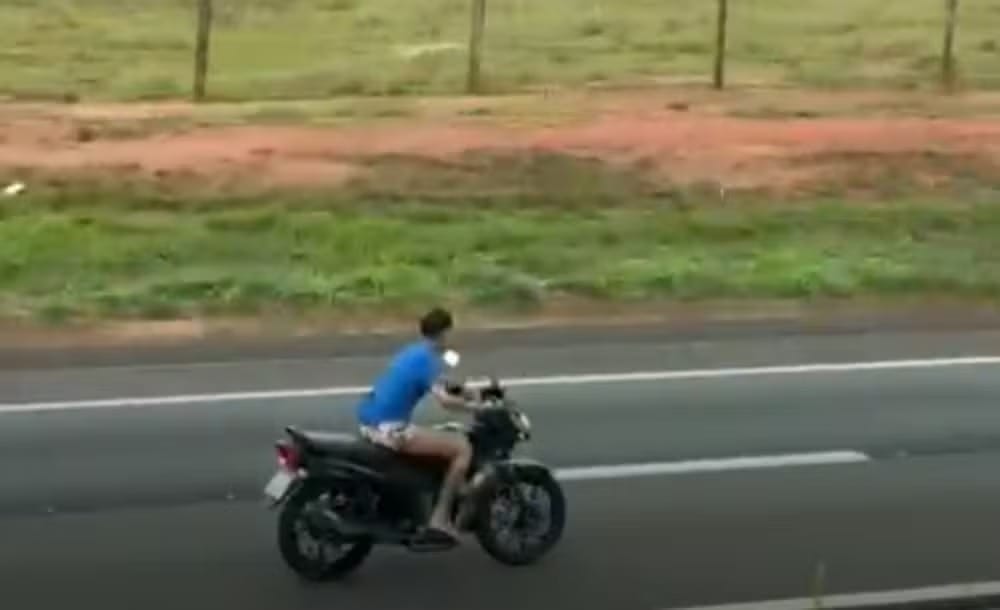 VÍDEO: Motociclista é presa após percorrer 15 km na contramão da Rodovia Euclides da Cunha em Votuporanga