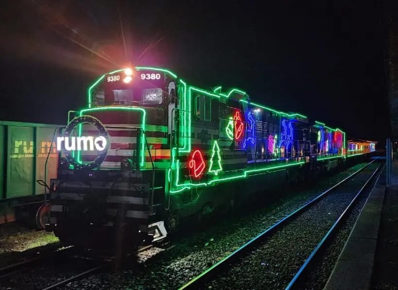 Trem iluminado “Rumo ao Natal” passa por Santa Fé do Sul nesta quarta-feira (3); veja programação completa