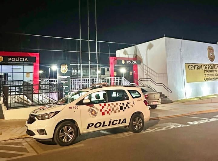 Homem é preso após furtar carnes em supermercados e abastecer carro sem pagar em Andradina