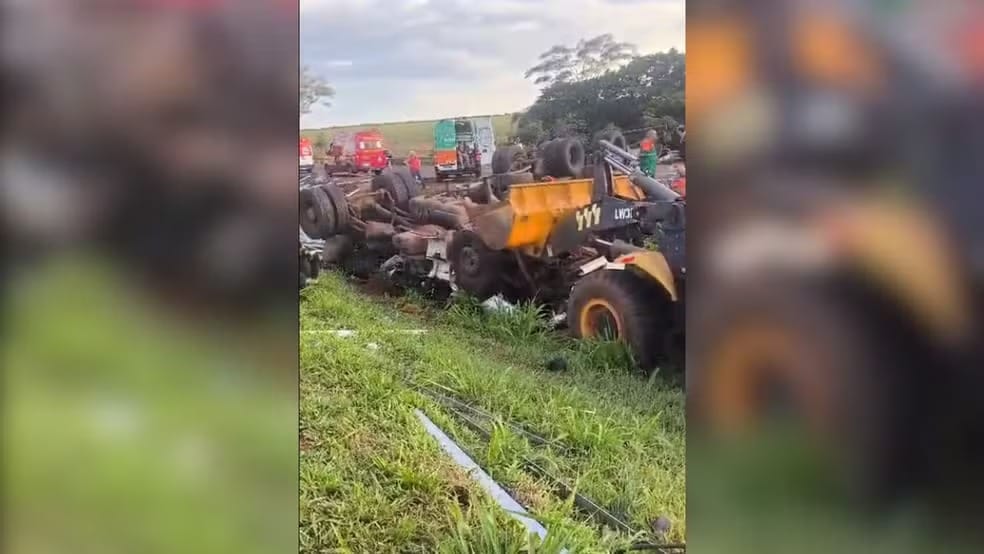 Menina de 11 anos morre após caminhão tombar na Rodovia Euclides da Cunha, em Meridiano