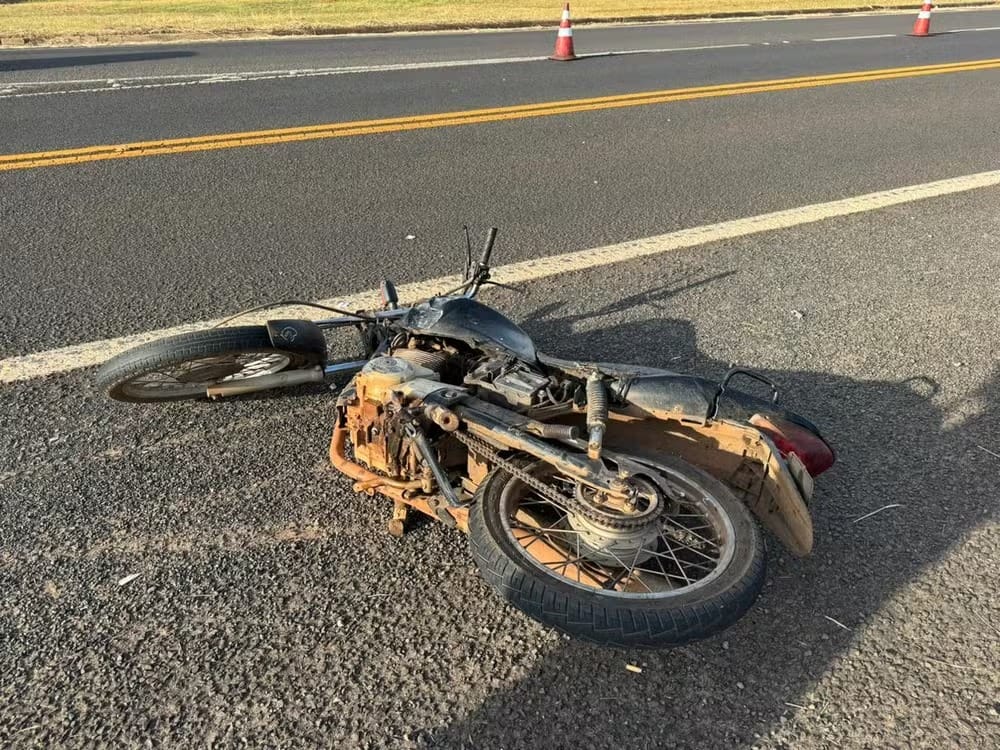 Motociclista morre após motorista dormir ao volante e invadir pista na SP-310 em Cedral