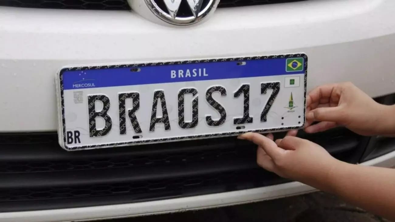 Projeto quer voltar com nome de cidade e estado nas placas de veículos no Brasil