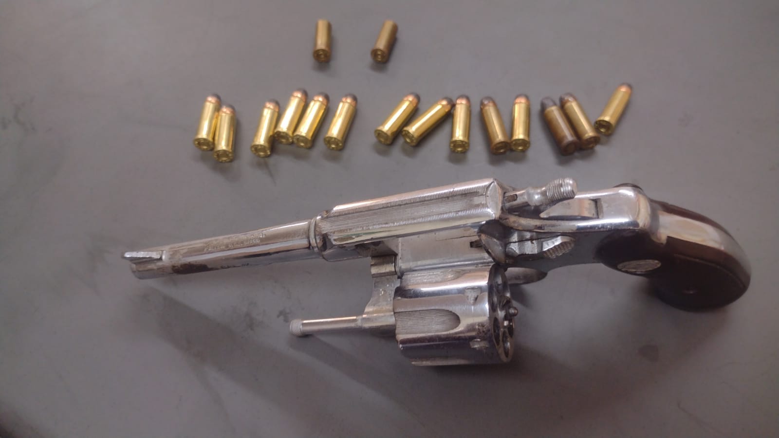 Funcionário de condomínio é preso por porte ilegal de arma de fogo em Ilha Solteira