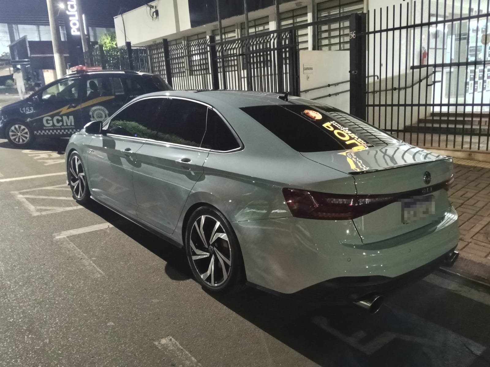 GCM flagra racha entre dois Jetas em Santa Fé do Sul e motorista é detido