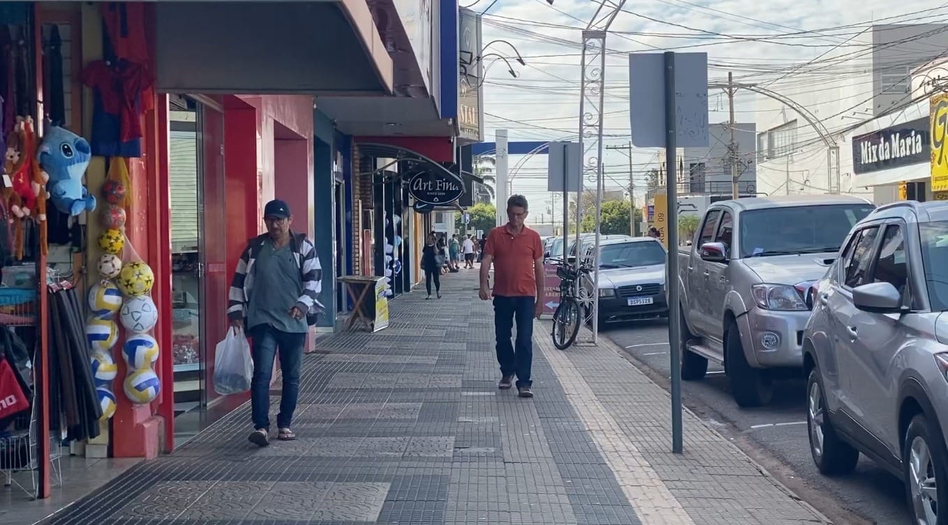Primeiro feriado com nova regra de trabalho gera expectativa no comércio de Santa Fé do Sul