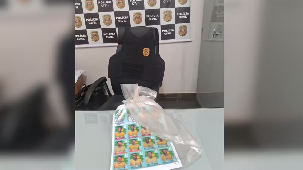 Ex-vereador de Tanabi é preso suspeito de falsificar figurinhas da Copa do Mundo