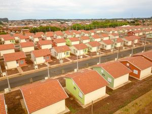 Prefeito de Rubinéia assina convênio para construção de 60 casas populares. Obra será iniciada em até 30 dias