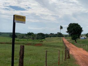 Santa Fé do Sul instala placas de identificação nas estradas rurais