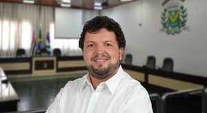 Vereador Rollemberg sugere wi-fi em repartições publicas e distribuição de kits escolares