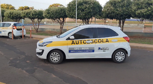 Autoescola pode deixar de ser obrigatória para emissão da CNH