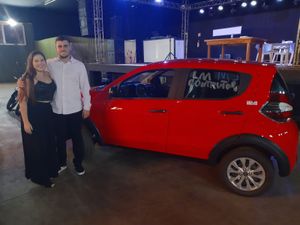 Publica Assessoria Contábil ganha carro zero km em jantar premiado da Santa Casa de Santa Fé do Sul