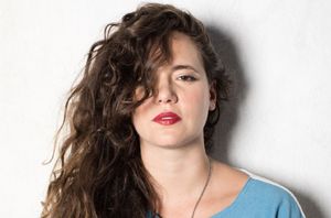 Cantora e compositora Tiê tem show confirmado no Fliv em Votuporanga