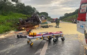 Acidente entre carro e caminhão mata homem em rodovia de Pontalinda
