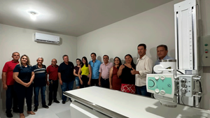 Hospital de Indiaporã inaugura sala com novo aparelho de raio-X
