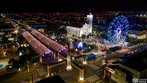 Roda Gigante de 35 metros de altura ficará até o dia 21 de janeiro em avenida de Santa Fé do Sul
