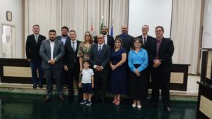 Delegado Hélio Molina Jorge recebe homenagem da Câmara de Santa Fé do Sul