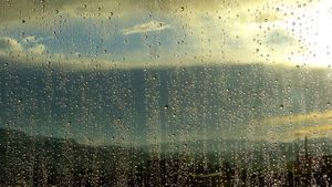 Tempo muda em Santa Fé do Sul com frente fria e chuva após longo período de seca